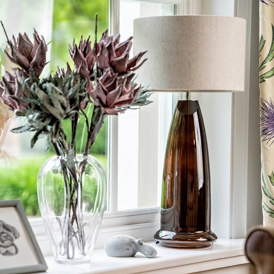 vysoka-sklenena-lampa-L238314451